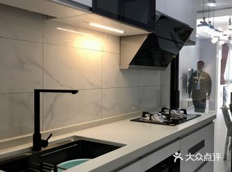 厨房空间虽小，但“五脏俱全”