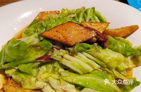 Shredded Cabbage Stir-fried with Crispy Flatbread