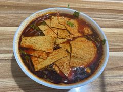 麻辣米线-老字号杨坡红油米线腊汁肉夹馍(东四道巷店)
