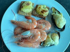 -亚洲国际大酒店·云顶阁旋转自助餐厅