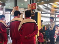 等位区-麦当劳(双榆树店)