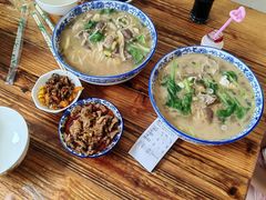 -邱芳粉店(迎宾大道旗舰店)