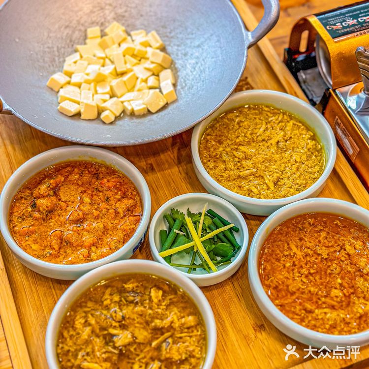 元旦逛豫园不能错过的蟹黄面