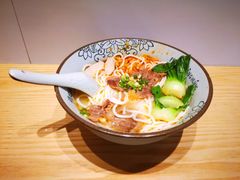 苗家红酸汤牛肉粉-俏凤凰(美林M·LIVE天地东座店)