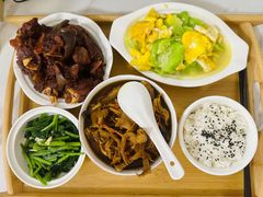-臻爱住家月嫂育儿嫂(万达店)