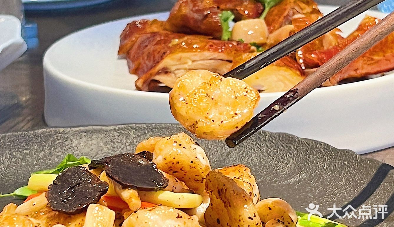 在天愿做比翼鸟，在外要吃天比高