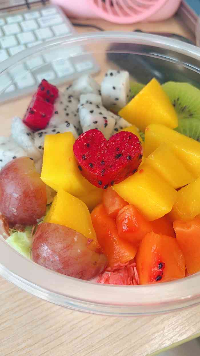 蜜欢水果捞-"点了个外卖找了家离公司不太远的水果捞 .