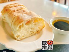 餐前面包-Fiume福弥意大利餐厅
