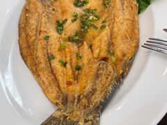 -Chom Cafe and Restaurant