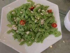 -园中园美食城