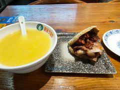 -老天桥酱肉烧饼夹肘子(天桥店)