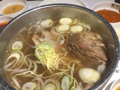牛排骨浓汤-本家韩国烤肉(青岛万象城店)