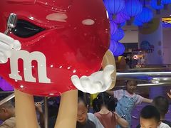 -m豆巧克力世界(上海世茂广场店)