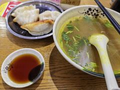 -黄阿姨锅贴大王(万航渡路店)