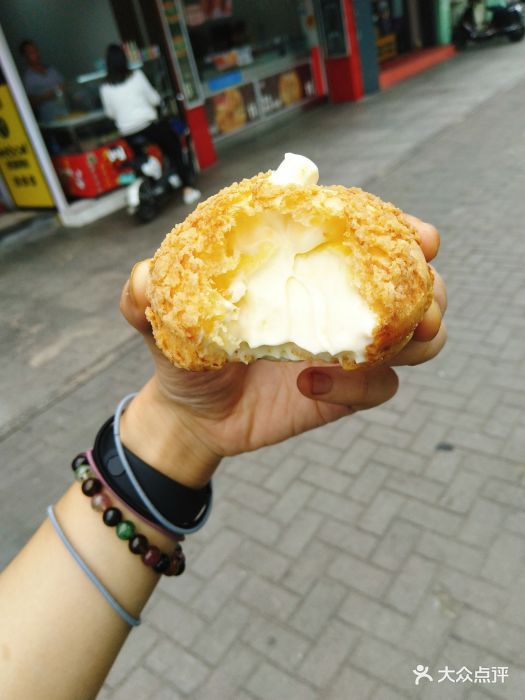 老香港蛋糕(茶亭店)香草冰淇淋泡芙图片 - 第3张