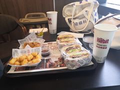 -The Habit Burger Grill 哈比特汉堡(世博店)
