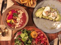 牛油果温泉蛋吐司-O'mills Sourdough Bakery&Bistro(永嘉路店)