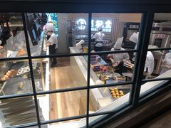 面包甜点陈列柜-月枫堂(长春这有山店)