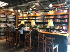 -西西弗书店&矢量咖啡(凯德晶萃广场店)