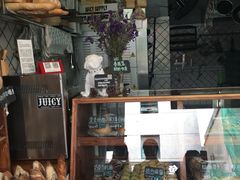 面包甜点陈列柜-Juicy Bakery(大学路店)