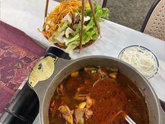 -刘姐啤酒鱼民族演艺餐厅(西街总店)