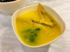 -鲜入围煮花胶鸡海鲜火锅