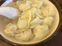 虾仁馄饨-鑫震源·苏式大虾生煎(彩香店)