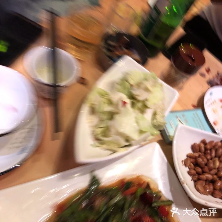 边听歌边吃饭，值得推荐