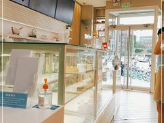 面包甜点陈列柜-好利来(南京路一店)