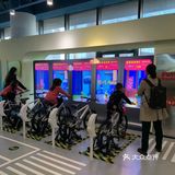 158跟孩子一起体验海盗船的刺激 