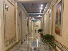 -皇宫大酒店
