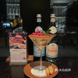 约会选的这家西餐厅…… 