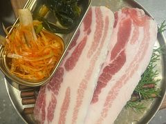 -草家酱蟹炭火烤肉店(珲春南路一店)