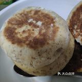 红糖全麦锅盔 饼坯:中筋粉200g,全麦粉50g