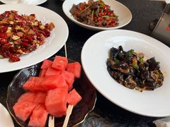 -鱼鲜饭香·招牌汽锅剁椒鱼头王