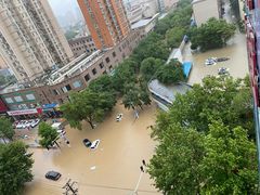 -喜鹊愉家酒店(郑州曼哈顿博览中心地铁站店)