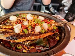 -鸣记脆皮烤鱼(三八广场店)