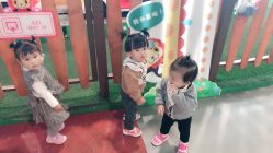 -维佳童话镇演出现场(徐东店)