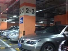 -大宁国际商业广场-地下停车库