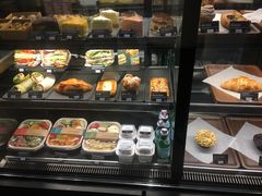 面包甜点陈列柜-星巴克(广州江南新地店)