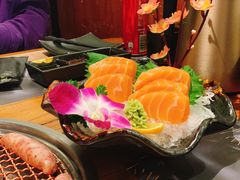 三文鱼刺身-黑牛の店·和牛烧肉(合生汇店)