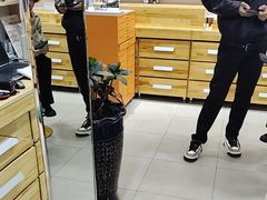 -豪门视光·星趣控·蔡司依视路眼镜代理商(中央大街店)