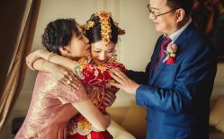 点击看大图 -LOVE SHINE婚纱·红鼎庄龙凤褂·妈妈装定制