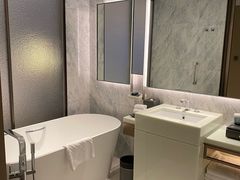 -深圳国际会展中心希尔顿酒店(前海华发冰雪世界店)