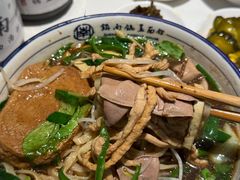 -镇南锅盖面馆(解放路店)