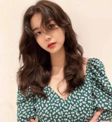 -变画·发型STUDIO