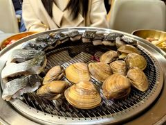 -围炉肉舍丹东海鲜烤肉·烤活鳗(步行街店)