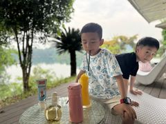 -华凌山庄·隐湖栖