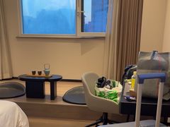 -西安大雁塔科技大学地铁站亚朵酒店