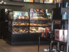 面包甜点陈列柜-星巴克(深圳宝安泰华店)